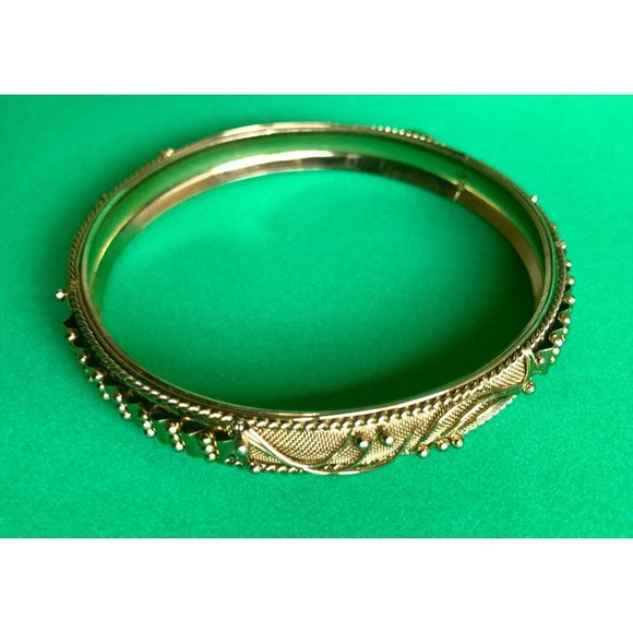 Gorgeous Vintage Goldtone Ornate Bangle Bracelet - Picture 2 of 4